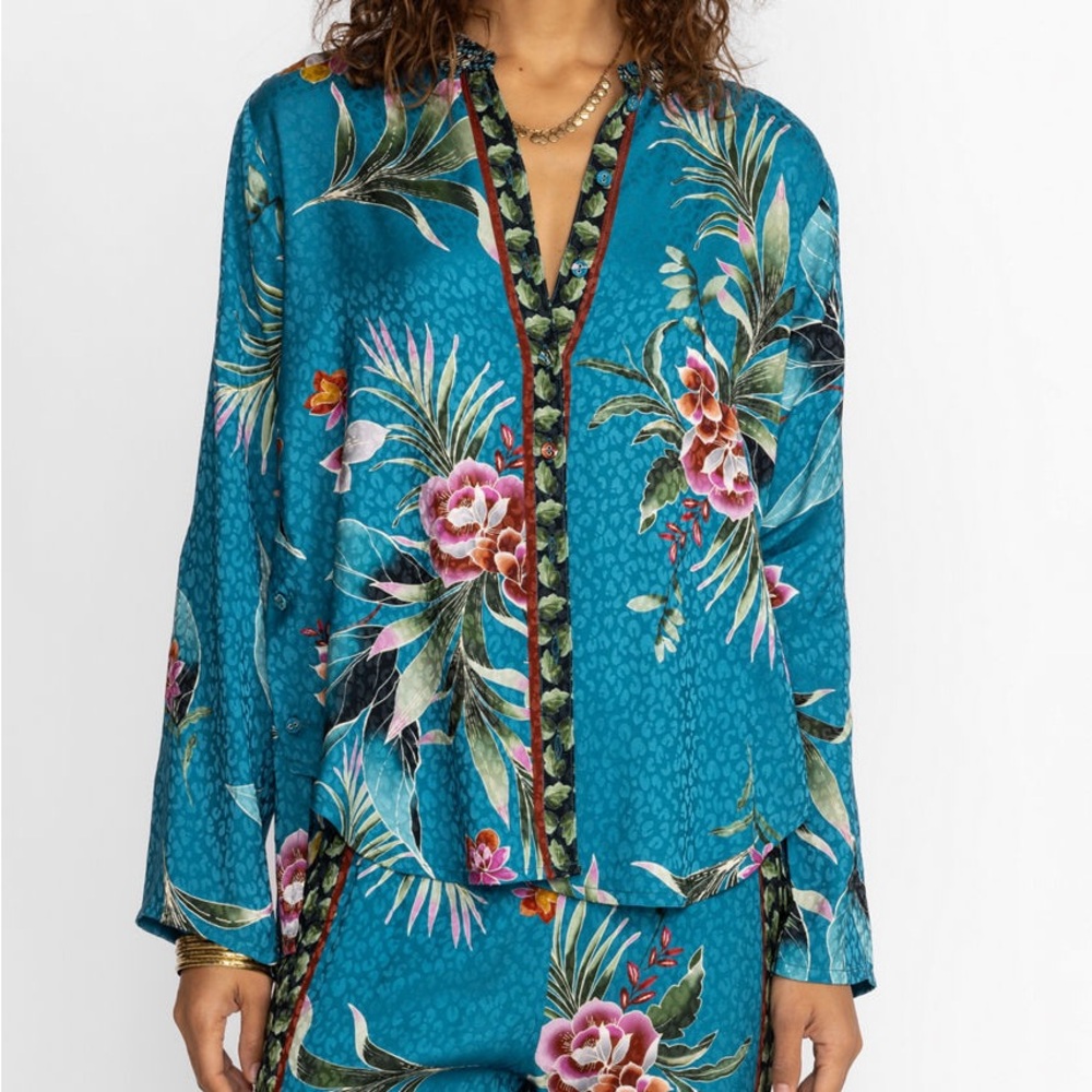 JOHNNY WAS LAGOON BELINDA BUTTON UP